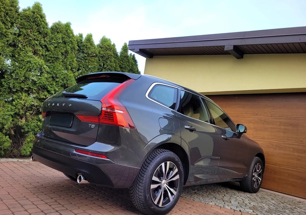 Volvo XC 60 cena 122000 przebieg: 146000, rok produkcji 2019 z Opoczno małe 781